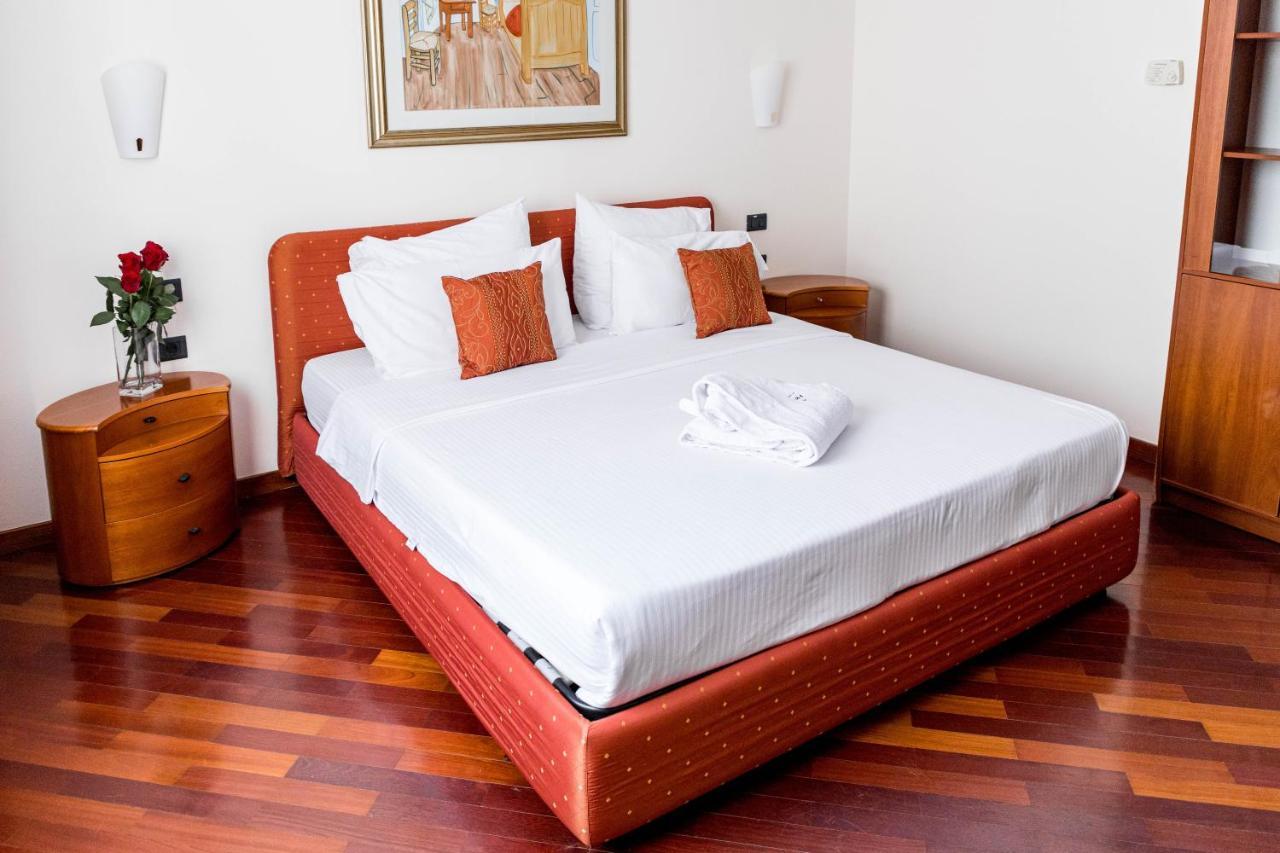 Hotel Pushkin Uralsk Dış mekan fotoğraf