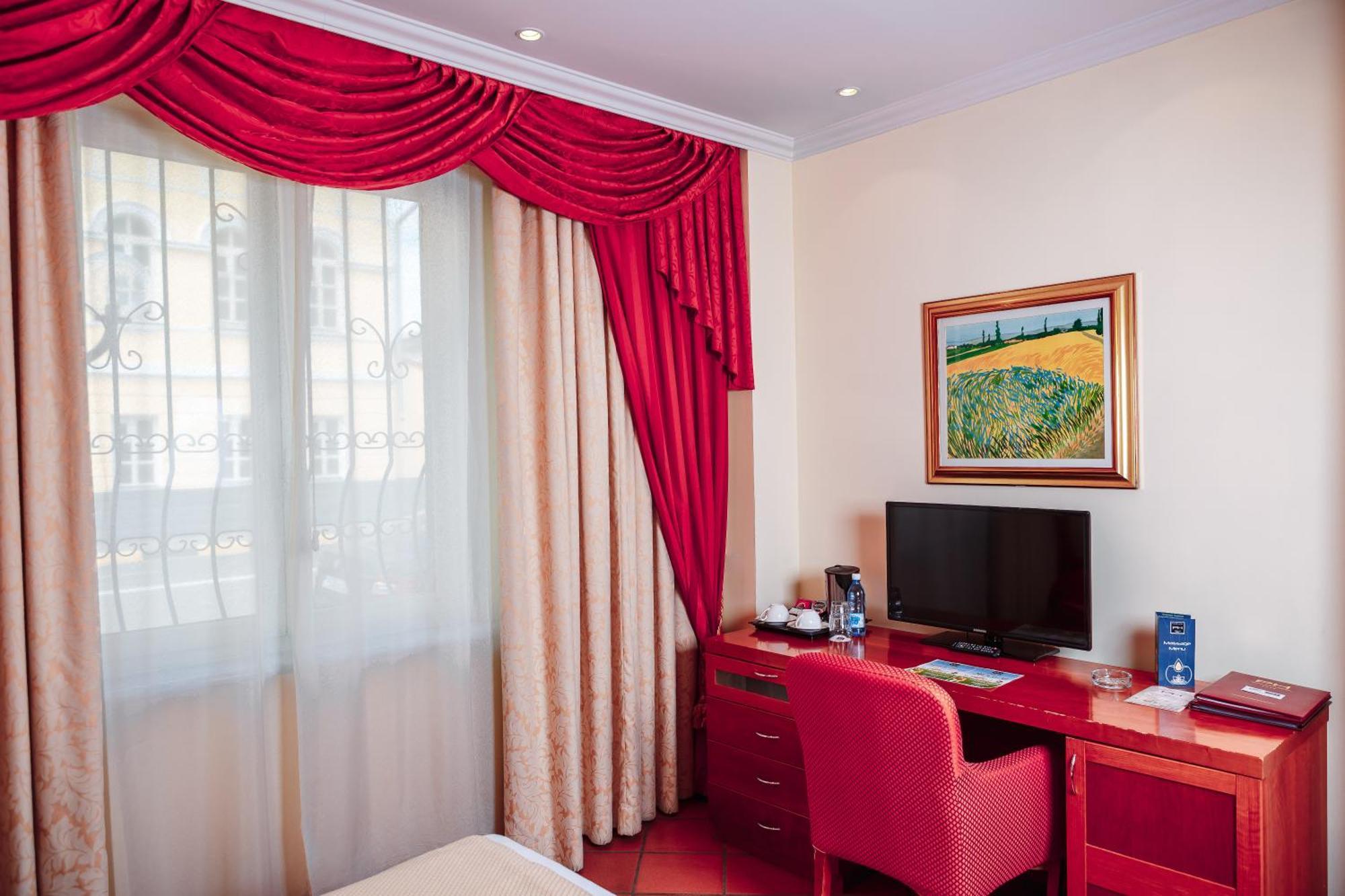 Hotel Pushkin Uralsk Oda fotoğraf