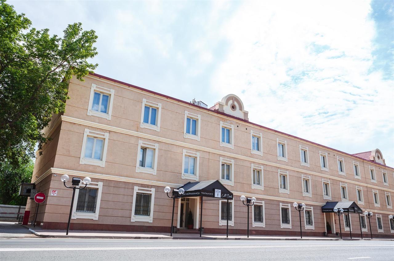 Hotel Pushkin Uralsk Dış mekan fotoğraf