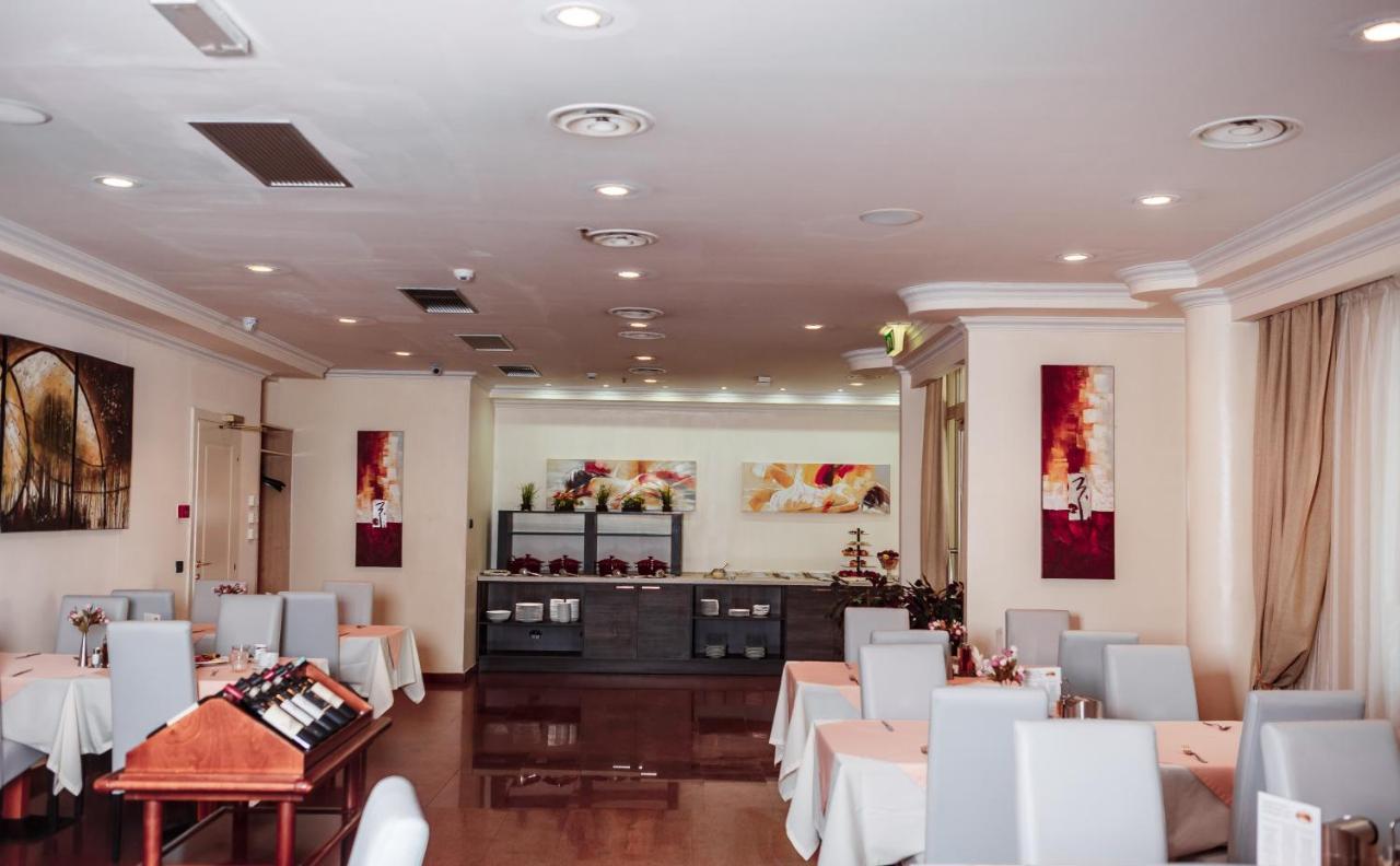 Hotel Pushkin Uralsk Dış mekan fotoğraf