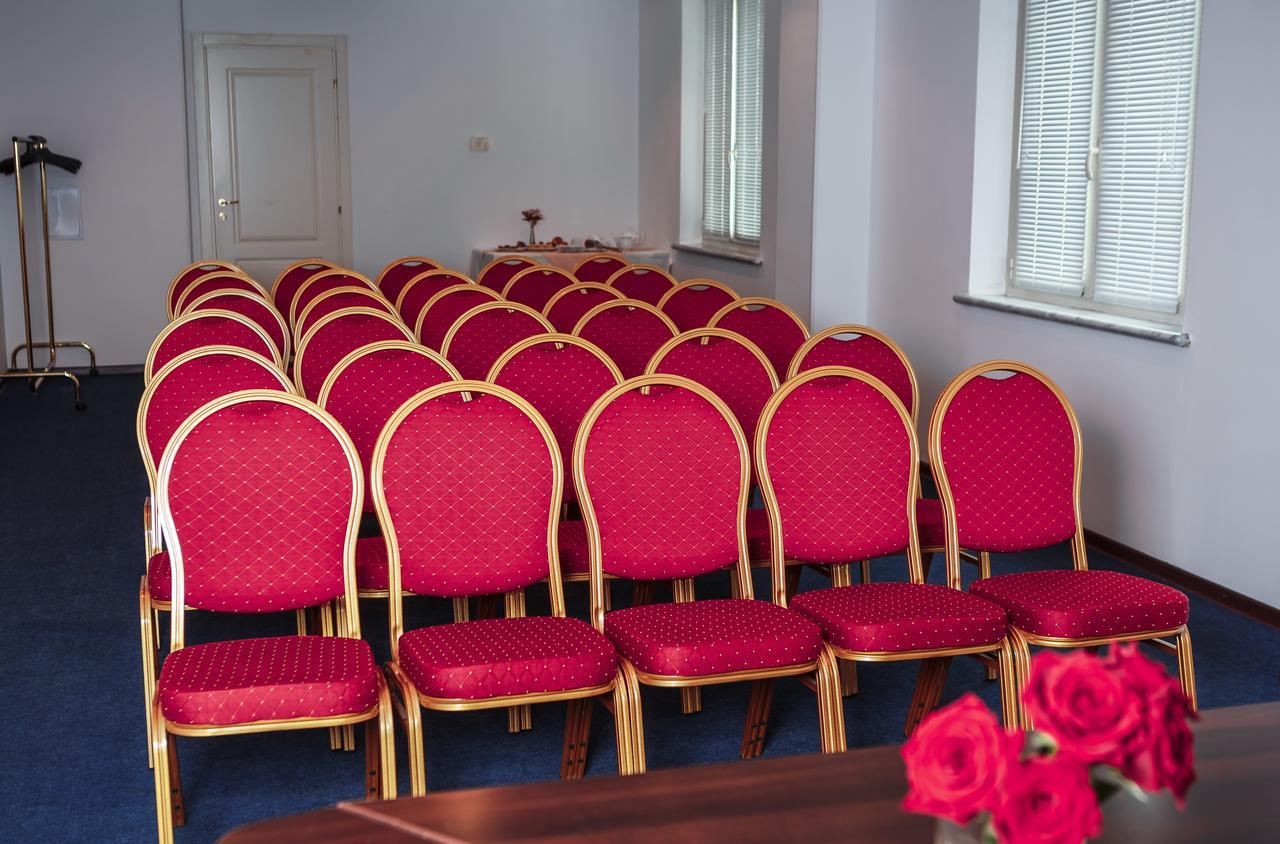 Hotel Pushkin Uralsk Dış mekan fotoğraf