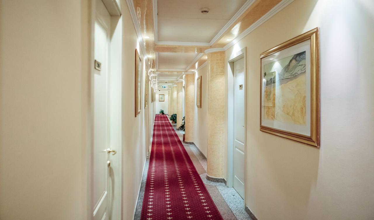 Hotel Pushkin Uralsk Dış mekan fotoğraf